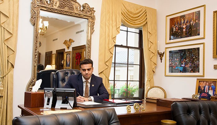 Thyroid Patients, Manufacturers Thank Arizona Congressman For Protecting Natural Lifesaving Drug